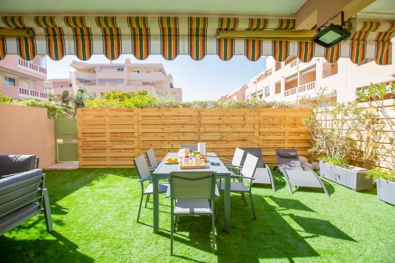 Le Ptit Max Centre Ville - Terrasse Sainte-Maxime 0*,