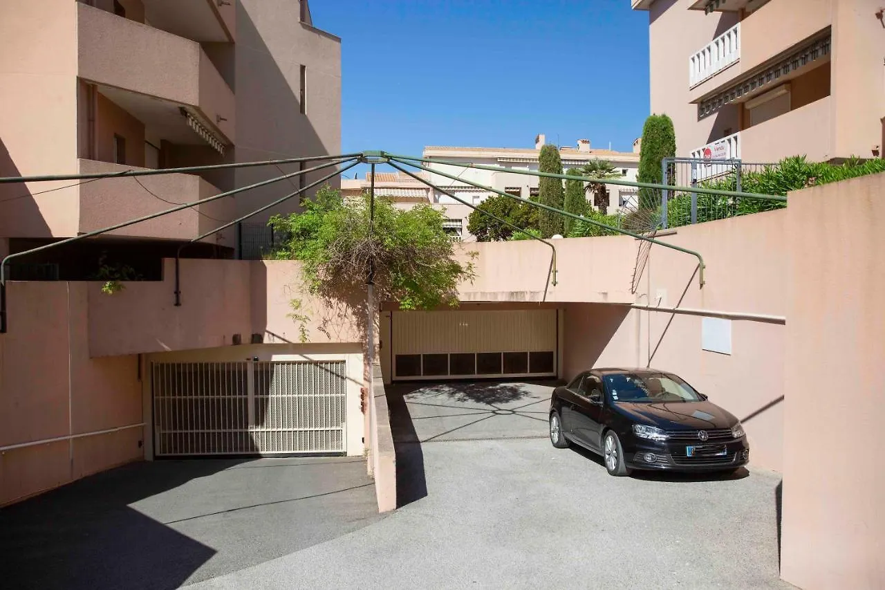 Le Ptit Max Centre Ville - Terrasse Sainte-Maxime 0*,  France